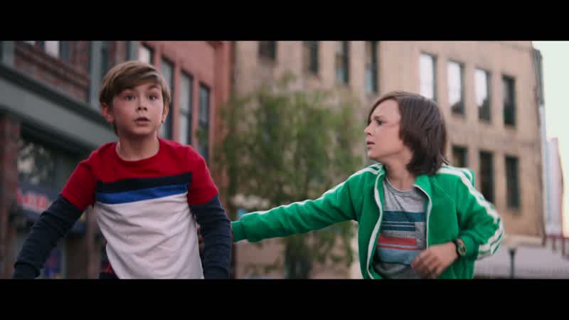 Hi! -TOMMY: Mom! -Hi!