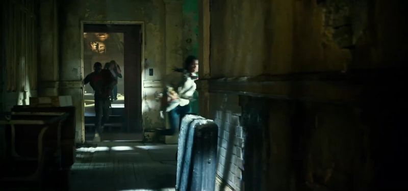 Hide in that room!