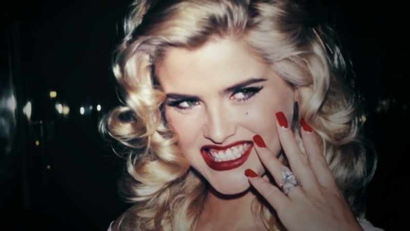 Hilton: She harkened back to a Jayne Mansfield