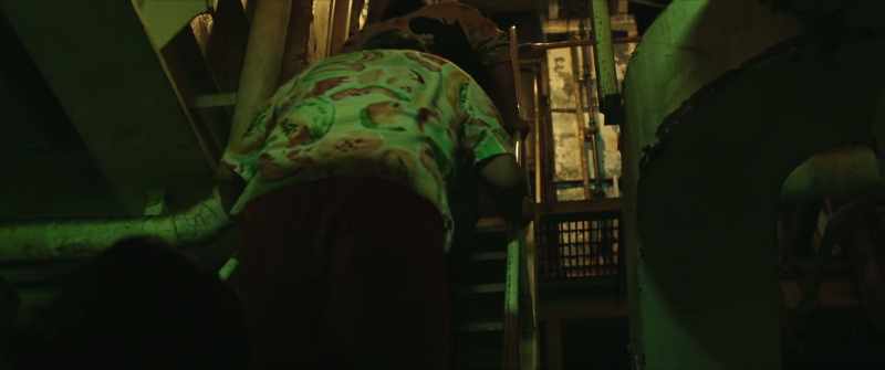 His prison clothes are very old