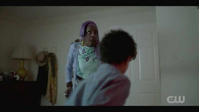 (hissing) [Grandma Yapping]