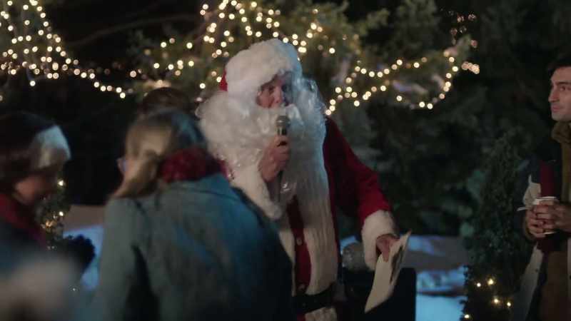 Ho‐ho! Gather round everybody