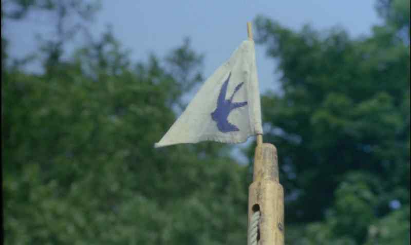 Hoist the sail, Mr Mate. - Aye aye, sir