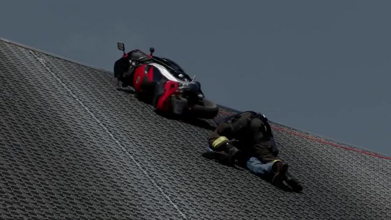 Hold, hold on! - Oh, God, hurry!