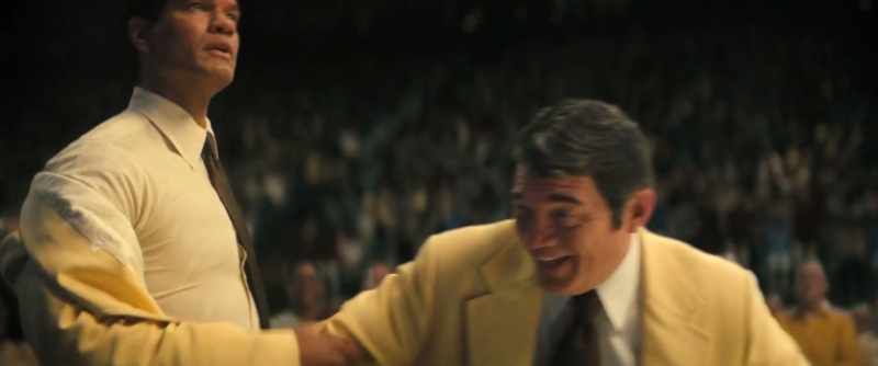Hold my jacket, Howard. Hold my jacket. -Come on in the ring