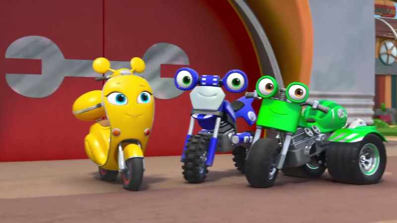 Hold on, little tire. Ricky will save you