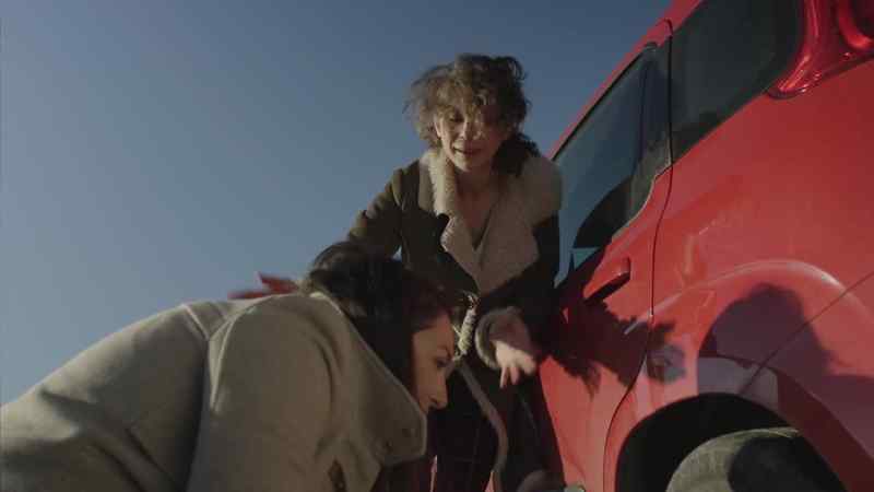Honey, I don't think I know how to change a tire