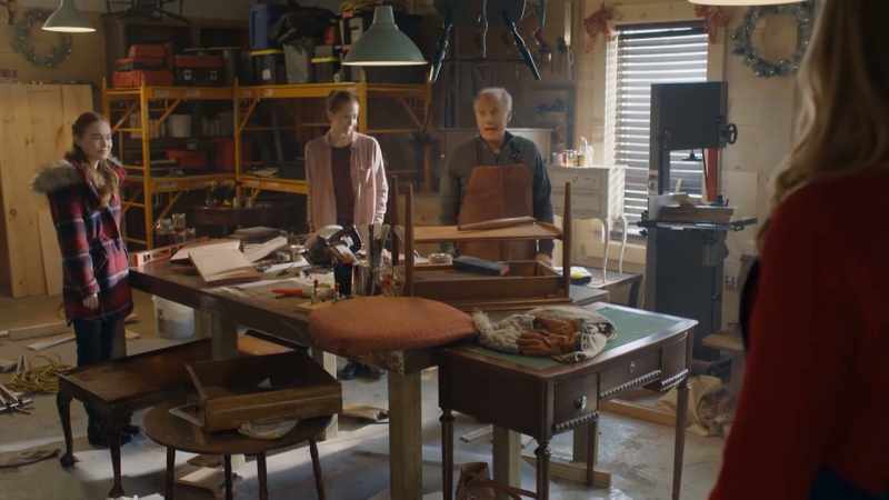 Hope dropped off this beautiful mahogany desk, and um