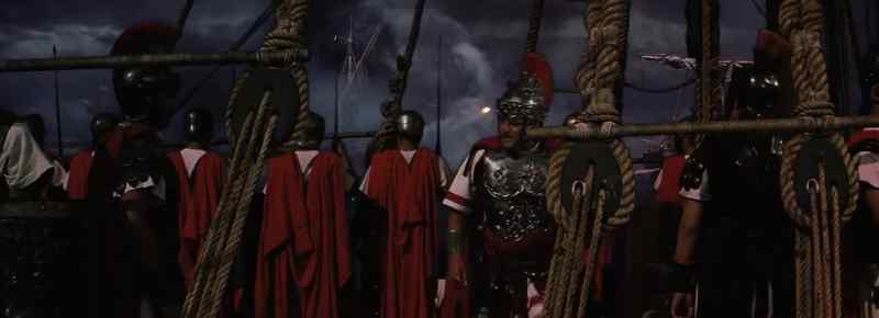 HORTATOR: Extend oars!