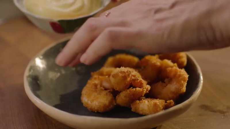 Hot, crisp prawns. Cool, smooth dip
