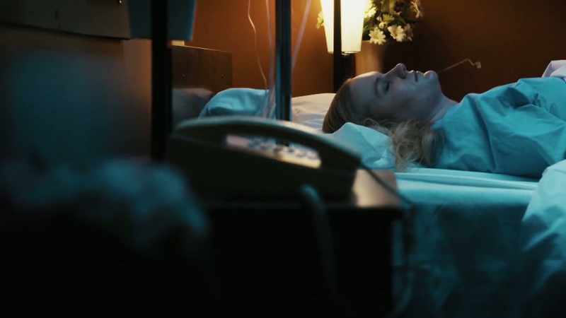 Hours after giving birth to her third child