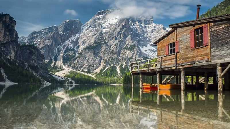 Houses built on stilts, located in marshland