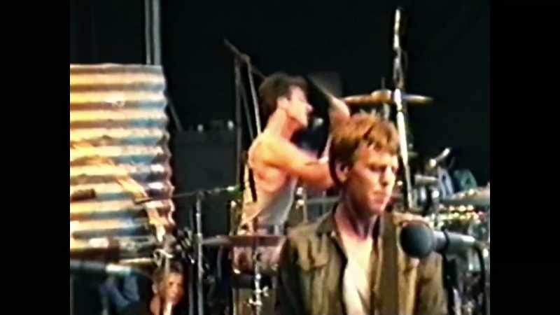 �� How can we dance When our earth is turnin'?♪