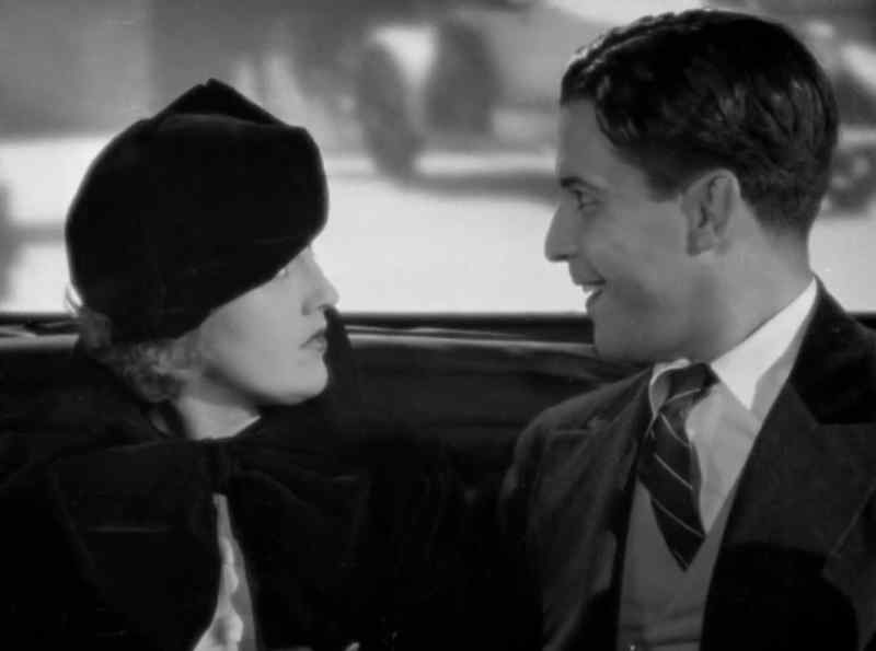 How do you do? - This cab's occupied