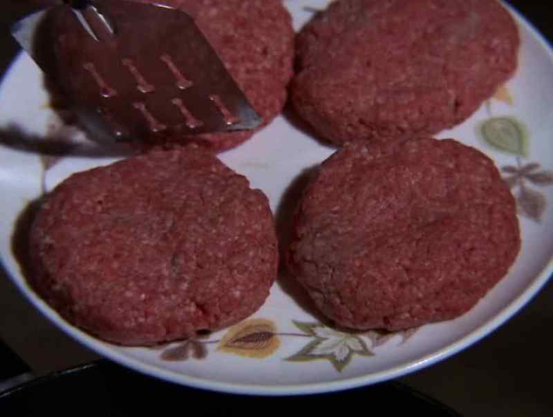 HOW DO YOU LIKE YOUR HAMBURGERS?