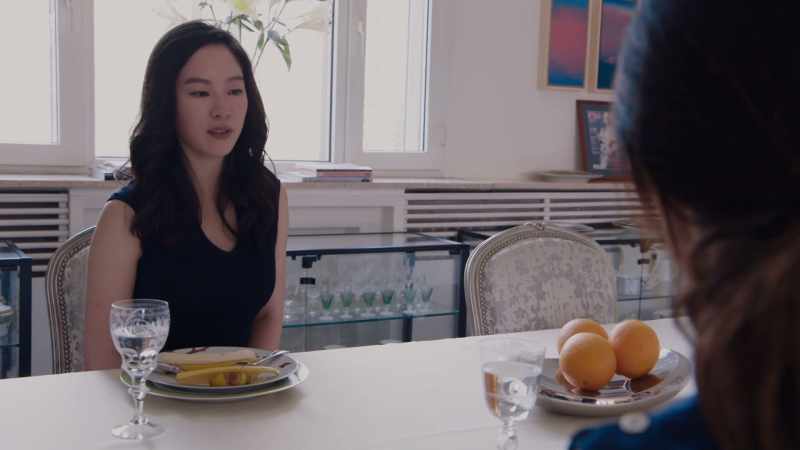 How to eat a banana elegantly with a knife and fork