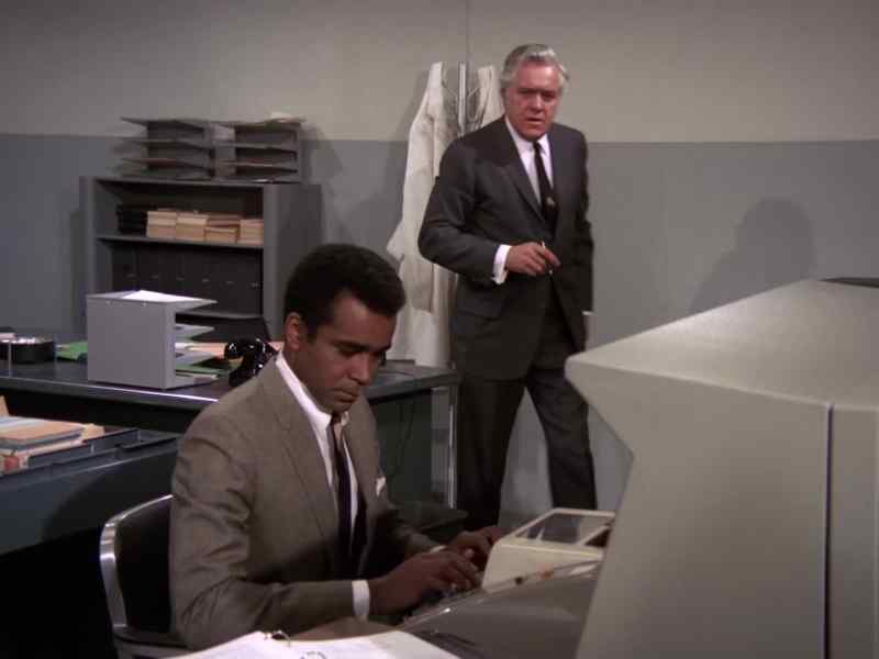 How is it going, Mr. Harper? - Fine. I'll be finished by tonight