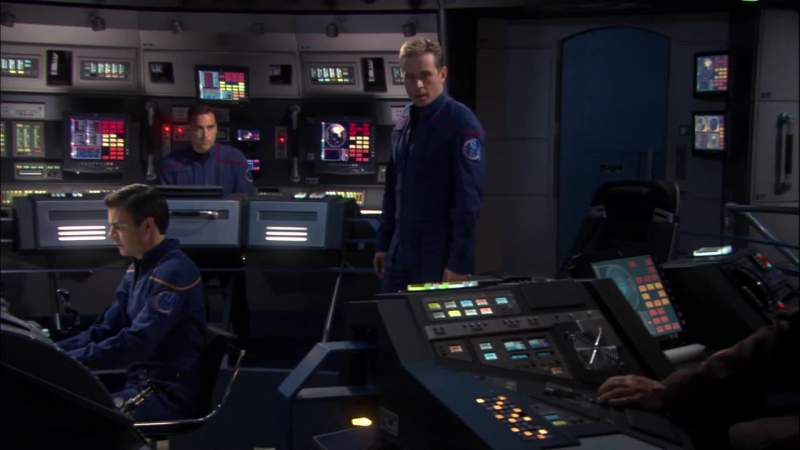 How many warning shots do vulcans usually fire