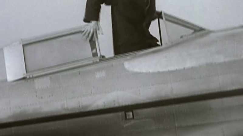 Howard went on to break a few aviation records