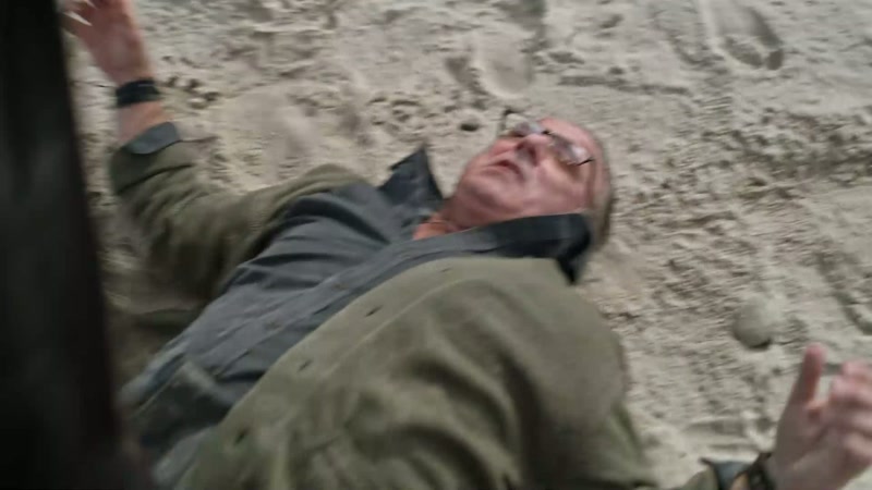 [Hugo] Flip him over. -Oh, God. Please don't kill me