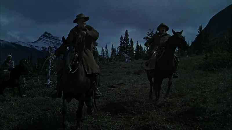 Hurry! Gannon, he's after the cattle