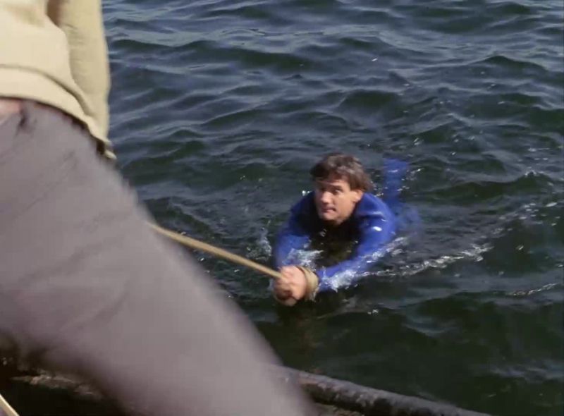 Hurry up! Hurry up! Pull me up! Hurry up!