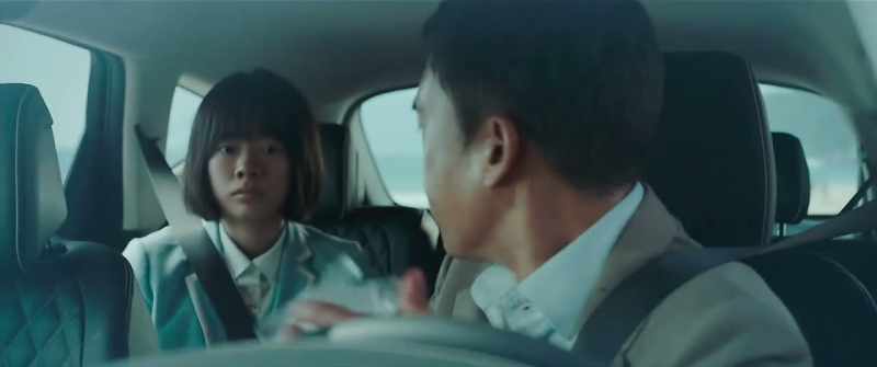 Hyein, dip Minjun's mouth with this