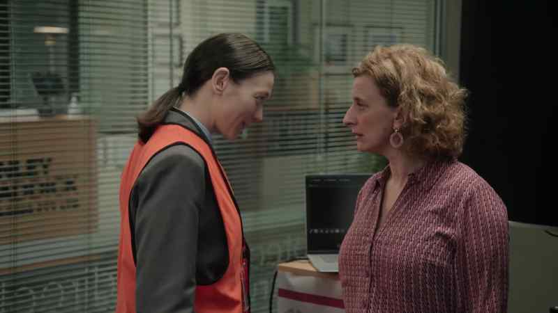 I am, you know, bad cop. -Get the chairs back, Lizzy