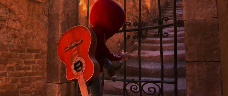 I am trying to save your lifeYou're ruining my life WhatMusic's the only thing that makes me happyAnd you want to take it awayYou'll never understandY aunque la vida me cueste LloronaNo dejare de