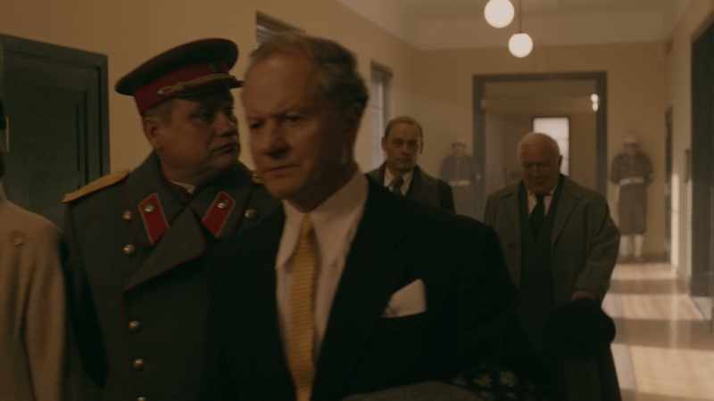 I believe you play the violin, Justice Röling