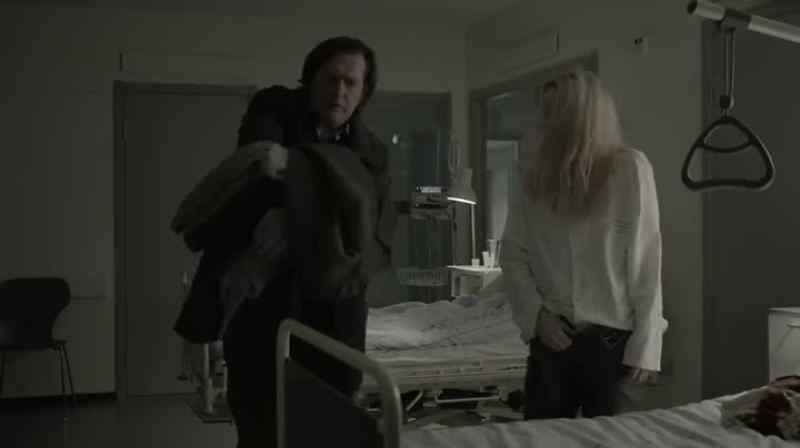 I brought some of Mette's clothes. - Good