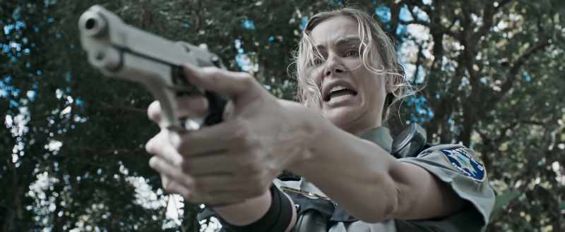 I can't shoot her when she's lookin' me