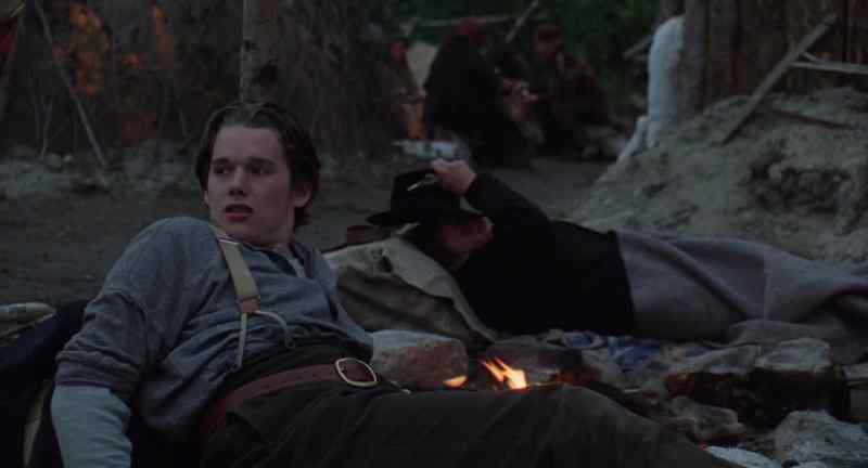 I can't sleep when it doesn't get dark. - You'll get used to it