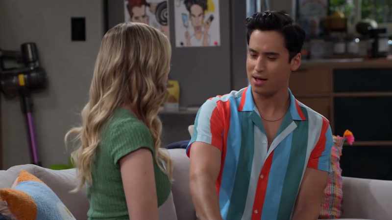I don't know what to wear. - I'll help you