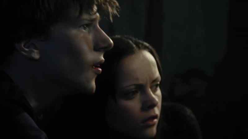 I don't see her. - Sh