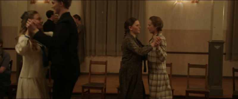 I don't think so. - Yes, let's dance, Berta!
