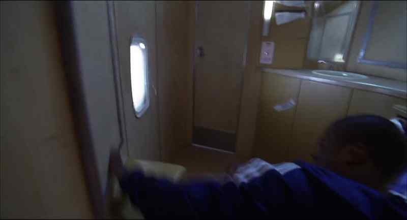 I don't wanna die like this! Stewardess!