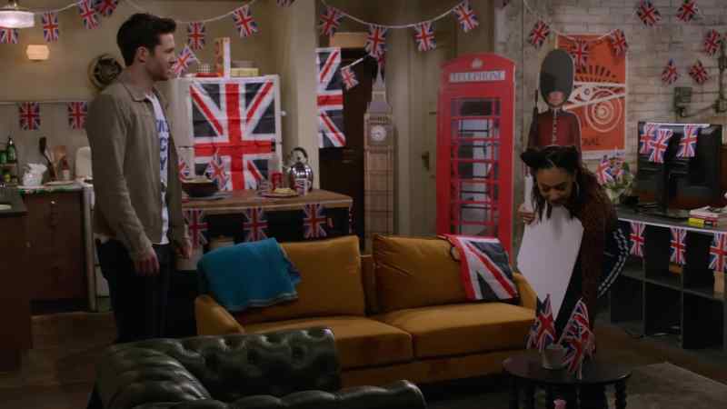 �� God Save The Queen playing ♪