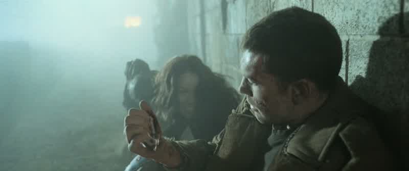 Go! Now! Keep your head down! Keep your head down! - Go, go, go! - Go, go, go! Go! Go, keep running!