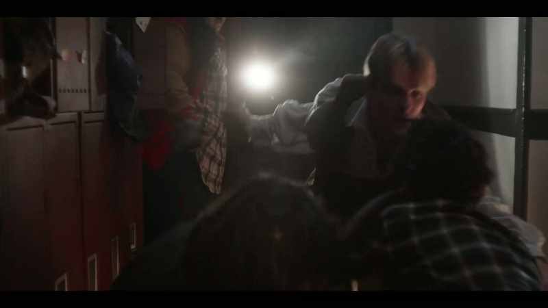 I got 'em. Let's go! Let's go! - Okay. Get him. Get him up