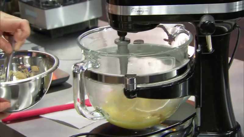 I have used garlic in cookies before