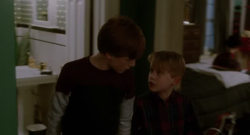 I hope you didn't just pack crap Shut up LinnieDo you know what I should pack Buzz told you cheek faceToilet paper and water