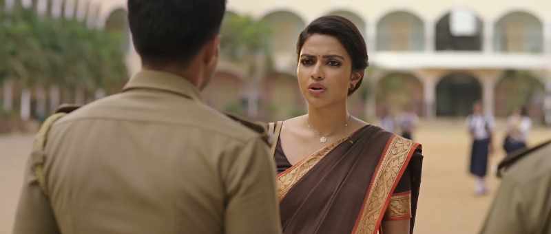 I just saw Meera boarding an auto-rickshaw