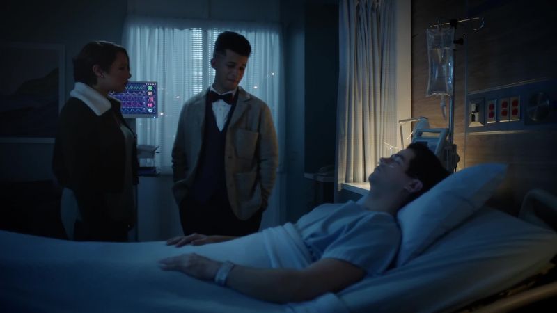 I knew you'd be here. -I let him down, sis