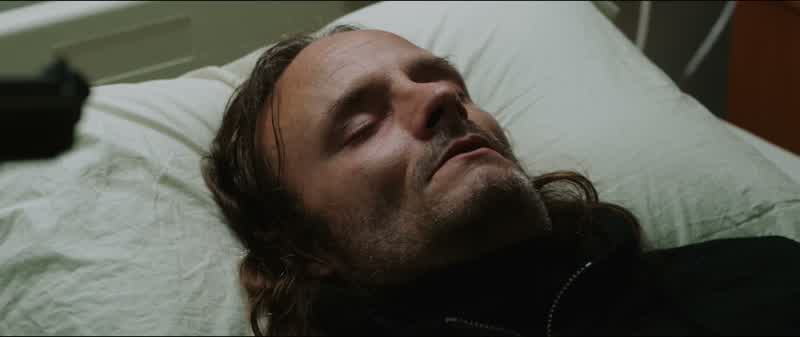 I know you're not asleepOpen your eyesSafety's on little girlTOMBS' Ah ahLook what we have hereHmmYou knowA real nice surprise you coming to visit me like thisI like youDamn shameBut you're a feisty