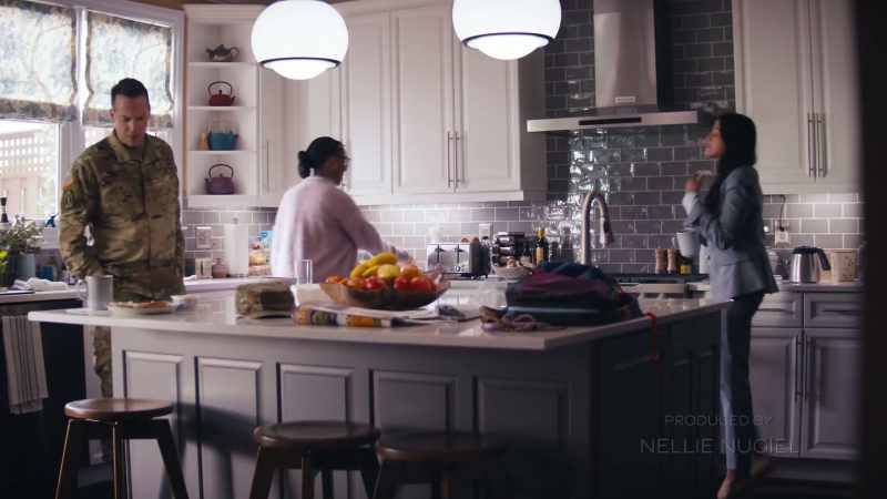 I like that better anyway. - [NAOMI LAUGHS]