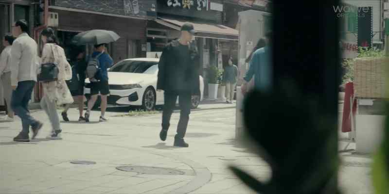 I looked him up. He's called Jeon Eung Sik