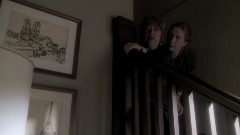 I love spying. - I don't