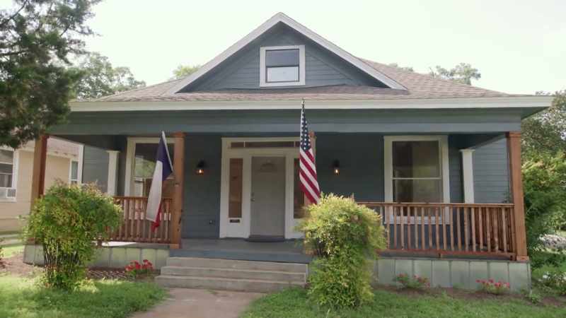 I love these older homes