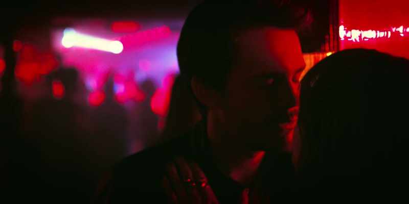 �� I met a guy last week He's been my hero ♪